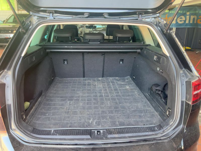 Volkswagen Passat 2.0 TDI Highline BlueMotion Tech 2018 – снимка 16