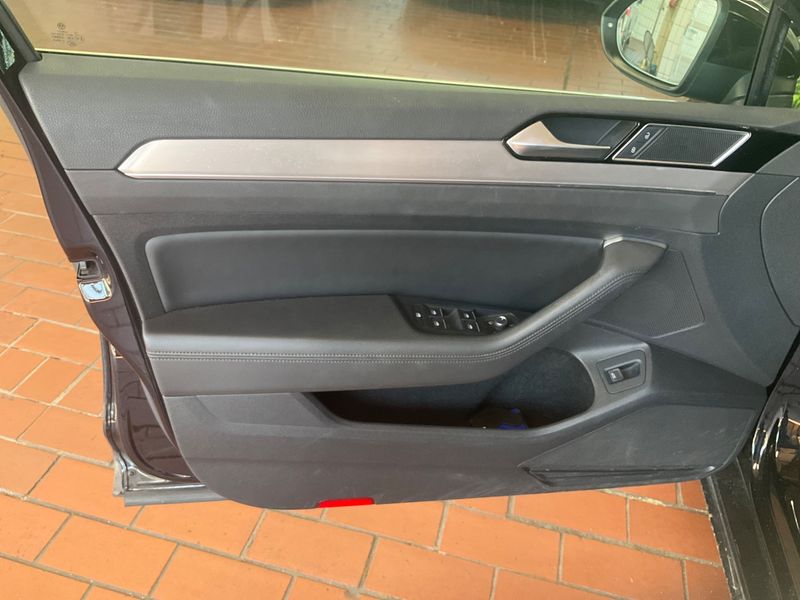 Volkswagen Passat 2.0 TDI Highline BlueMotion Tech 2018 – снимка 29