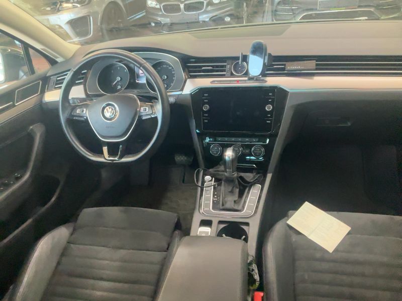 Volkswagen Passat 2.0 TDI Highline BlueMotion Tech 2018 – снимка 18