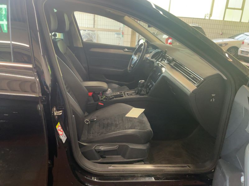 Volkswagen Passat 2.0 TDI Highline BlueMotion Tech 2018 – снимка 17