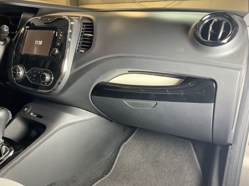 Renault Captur 1.2 TCe Zen 2014 – снимка 25