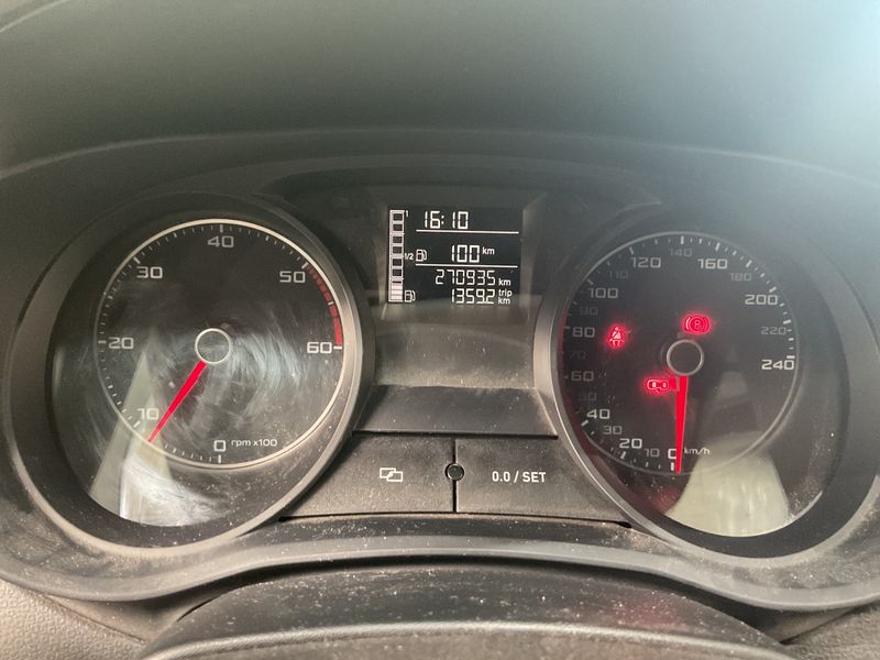 Seat Ibiza 1.6 TDI Stylance / Style 2013 – снимка 4