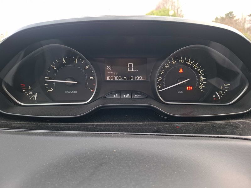 Peugeot 208 1.2 e-VTi Active 2018 – снимка 12
