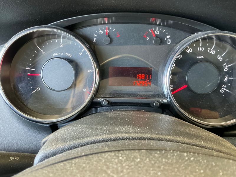 Peugeot 3008 2.0 HDi Active 2013 – снимка 4