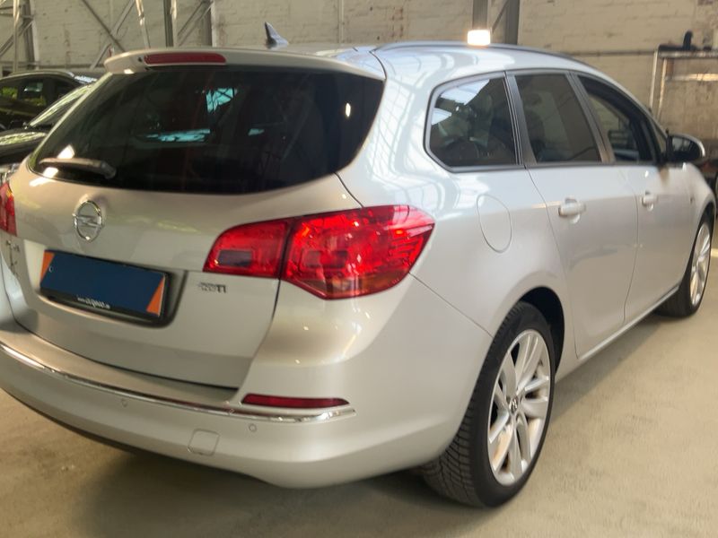 Opel Astra 1.6 CDTI DPF Style 2015 – снимка 6