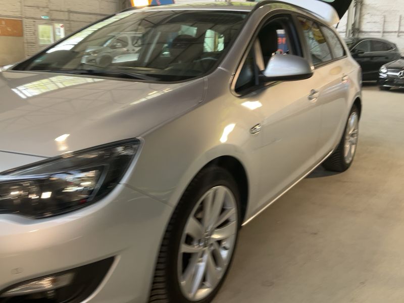 Opel Astra 1.6 CDTI DPF Style 2015 – снимка 2