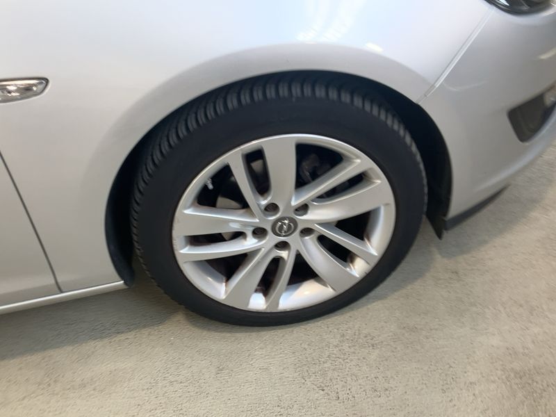 Opel Astra 1.6 CDTI DPF Style 2015 – снимка 19
