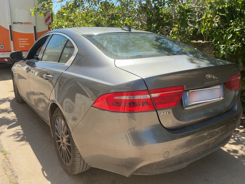 Jaguar XE 20d E-Performance Pure 2015 – снимка 6