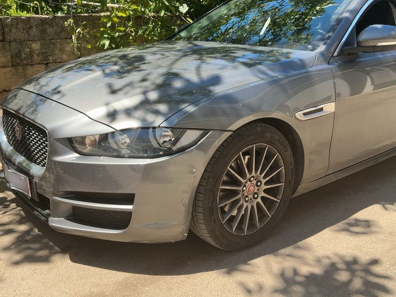 Jaguar XE 20d E-Performance Pure 2015 – снимка 2