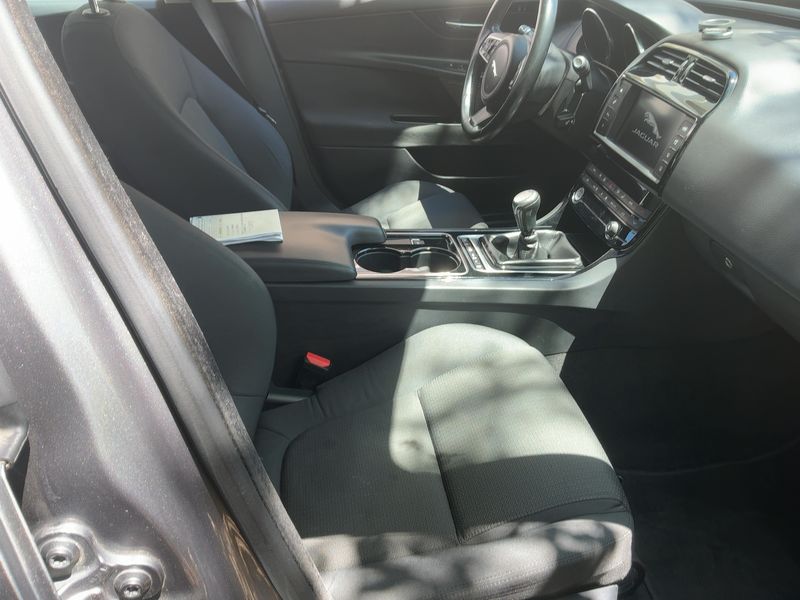 Jaguar XE 20d E-Performance Pure 2015 – снимка 16