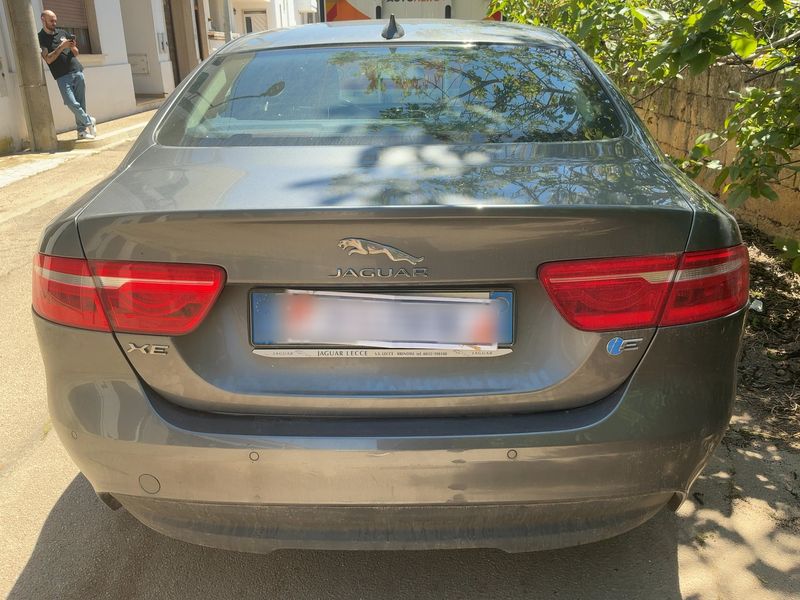 Jaguar XE 20d E-Performance Pure 2015 – снимка 7