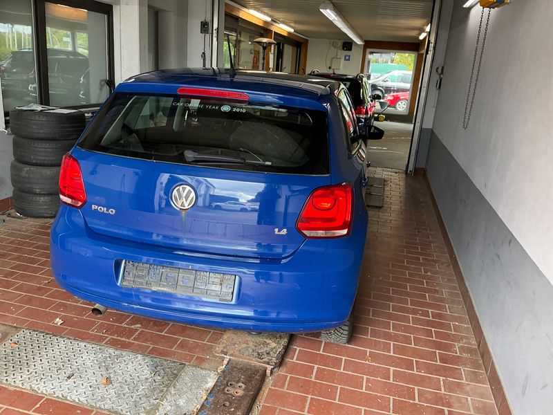 Volkswagen Polo 1.4 FSI Comfortline 2010 – снимка 2
