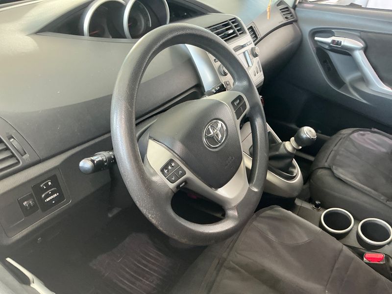 Toyota Verso 1.6 Young 2011 – снимка 26