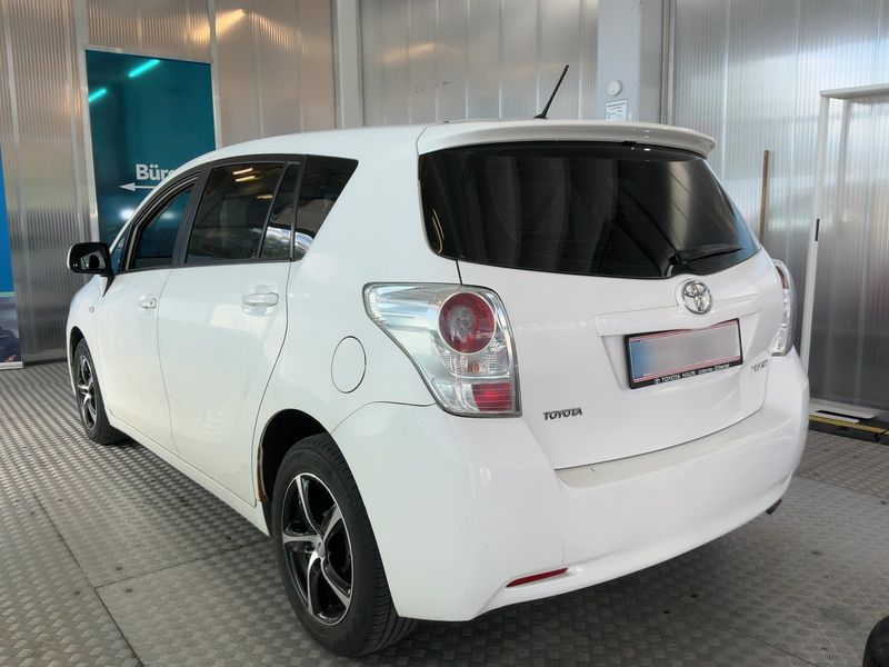 Toyota Verso 1.6 Young 2011 – снимка 6