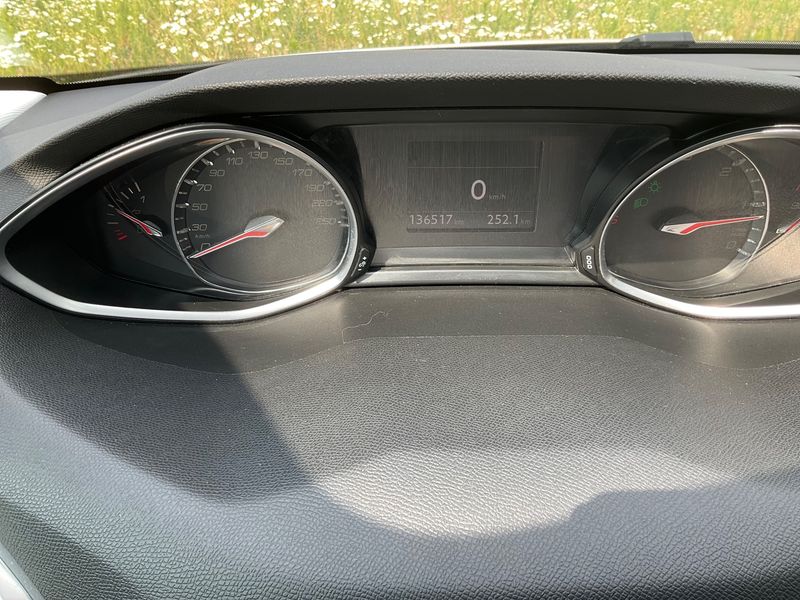 Peugeot 308 2.0 Blue-HDi Allure 2015 – снимка 19