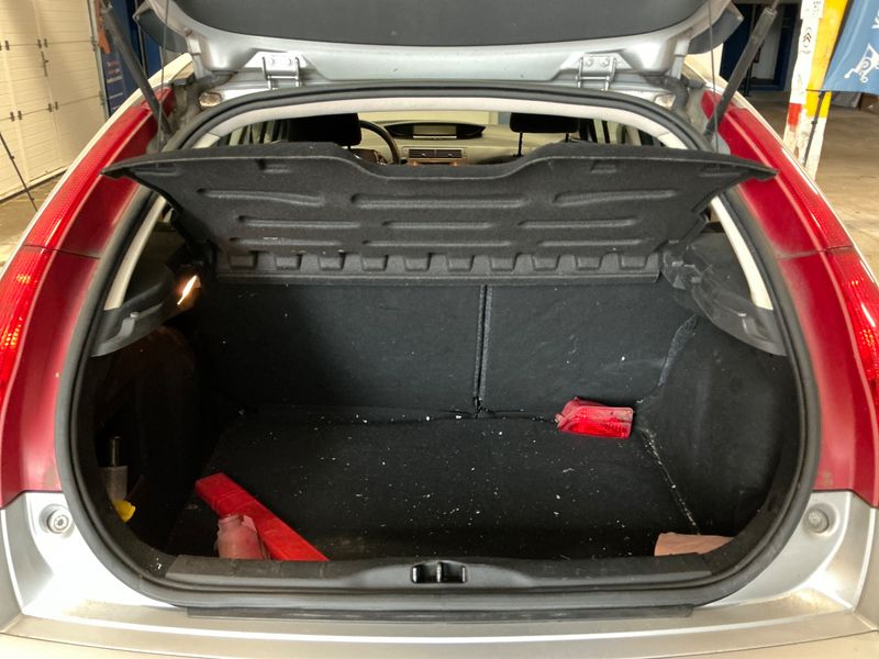 Citroen C4 1.6 HDi Confort 2010 – снимка 9