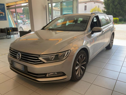 Volkswagen Passat 2.0 TDI Business Line BlueMotion Tech 2015 – снимка 1