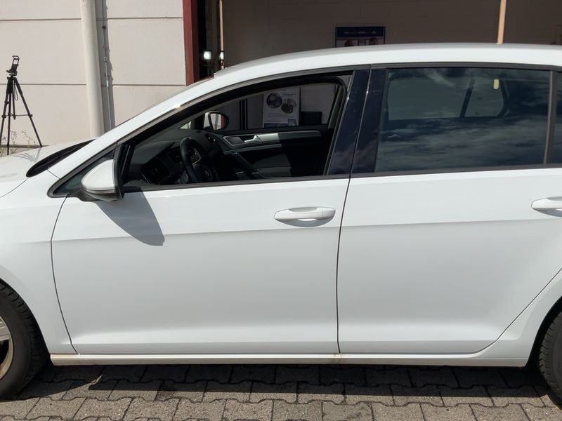 Volkswagen Golf VII 2.0 TDI Comfortline BlueMotion Tech 2014 – снимка 4