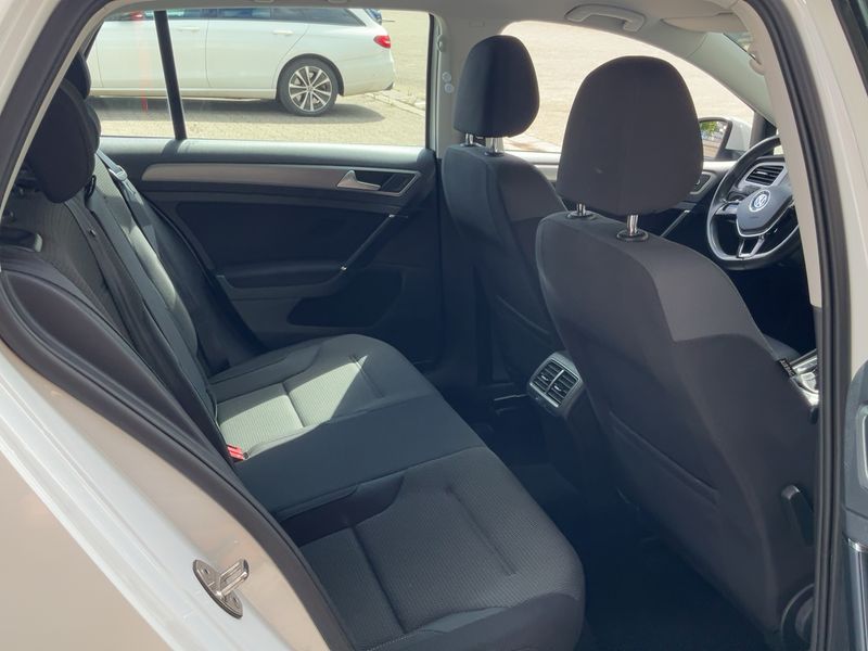 Volkswagen Golf VII 2.0 TDI Comfortline BlueMotion Tech 2014 – снимка 19