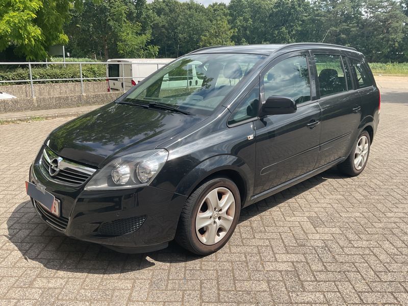 Opel Zafira 1.6 Family Plus 2012 – снимка 1