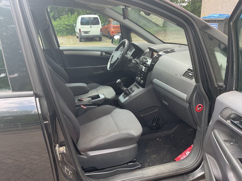 Opel Zafira 1.6 Family Plus 2012 – снимка 3