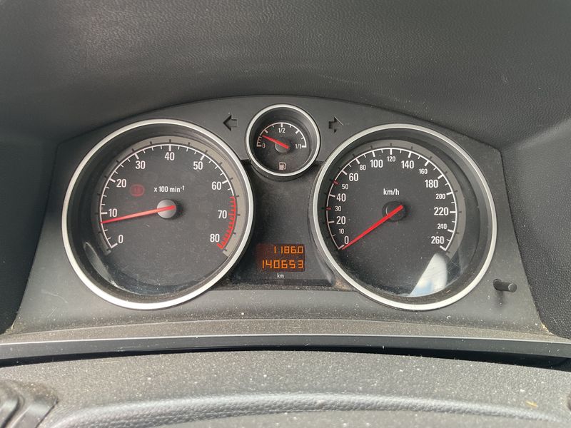 Opel Zafira 1.6 Family Plus 2012 – снимка 4