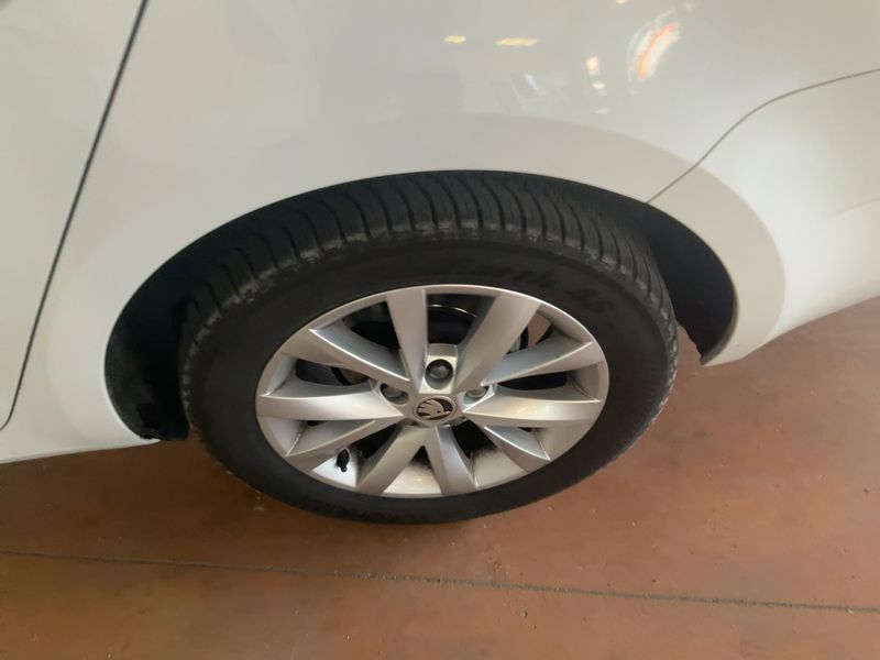 Skoda Octavia 1.6 TDI Executive 2019 – снимка 5
