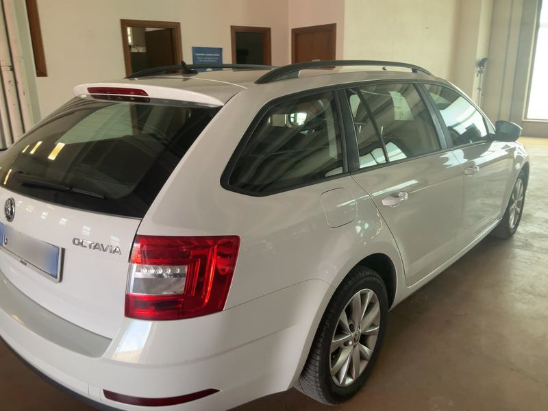 Skoda Octavia 1.6 TDI Executive 2019 – снимка 8