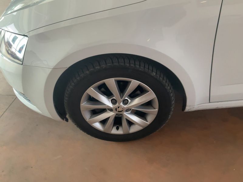 Skoda Octavia 1.6 TDI Executive 2019 – снимка 3
