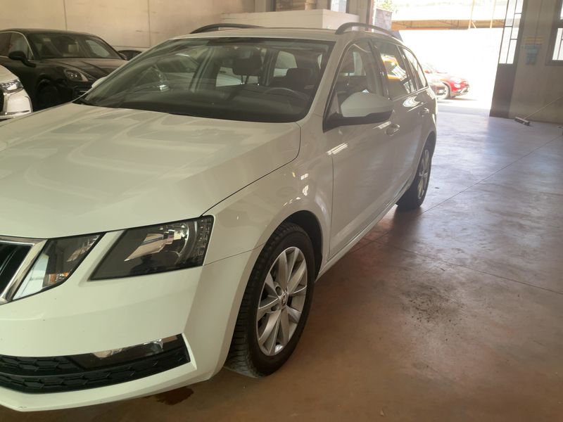 Skoda Octavia 1.6 TDI Executive 2019 – снимка 2
