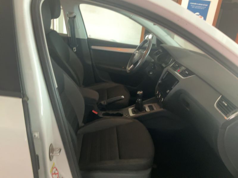 Skoda Octavia 1.6 TDI Executive 2019 – снимка 16