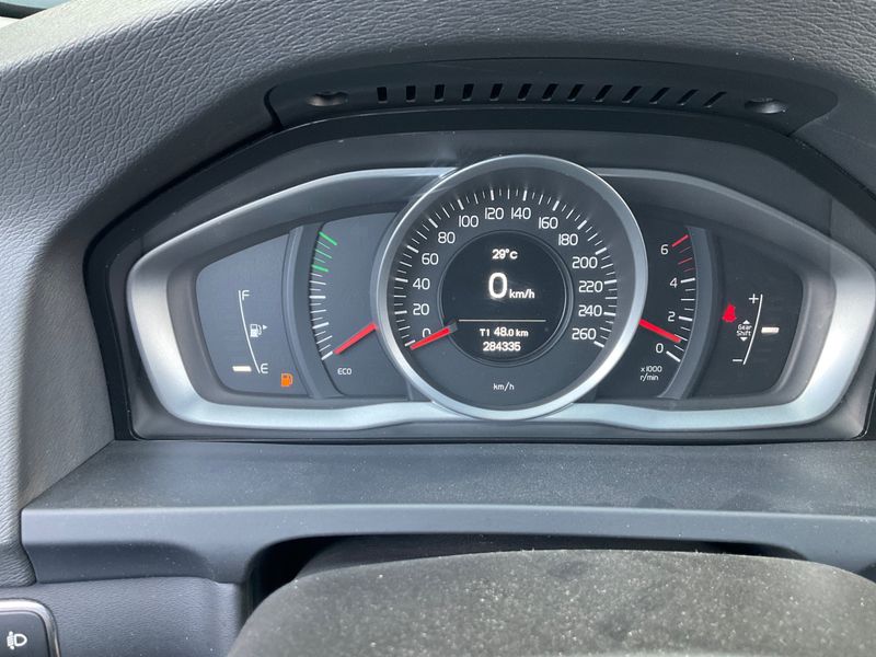 Volvo V60 2.0 D3 Momentum 2013 – снимка 4