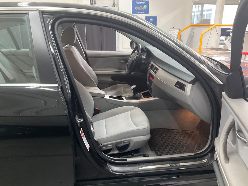 BMW 3er 325i 2009 – снимка 3