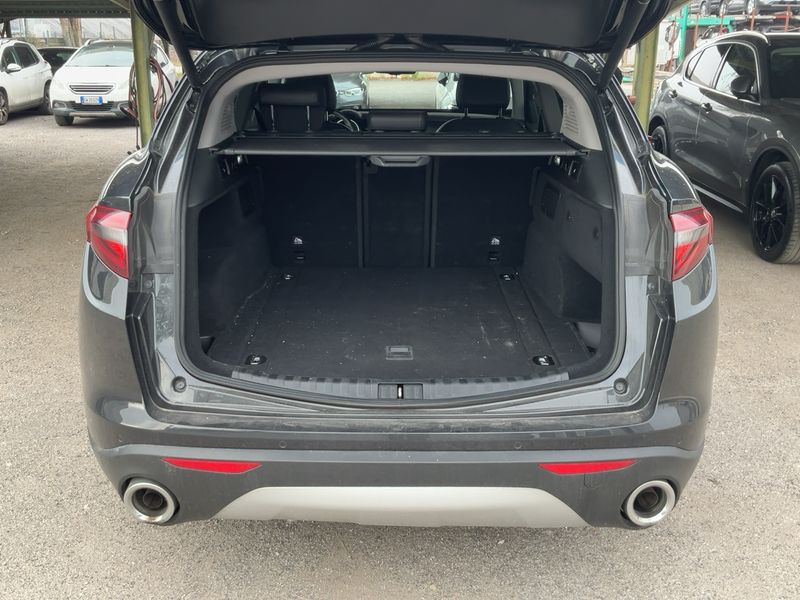 Alfa Romeo Stelvio 2.2 JTDM Executive Q4 2018 – снимка 15