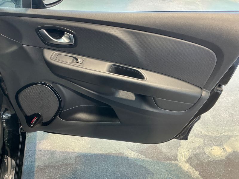 Renault Clio 1.2 Limited 2016 – снимка 26