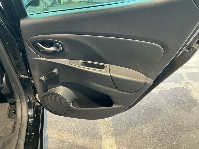 Renault Clio 1.2 Limited 2016 – снимка 28