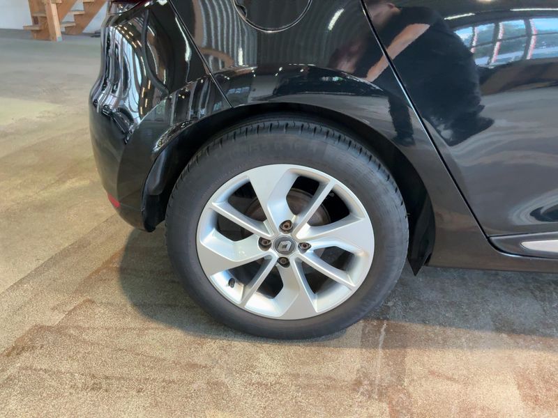 Renault Clio 1.2 Limited 2016 – снимка 9
