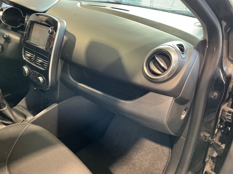 Renault Clio 1.2 Limited 2016 – снимка 27