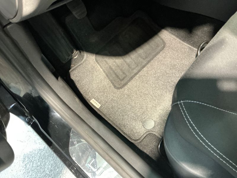 Renault Clio 1.2 Limited 2016 – снимка 38