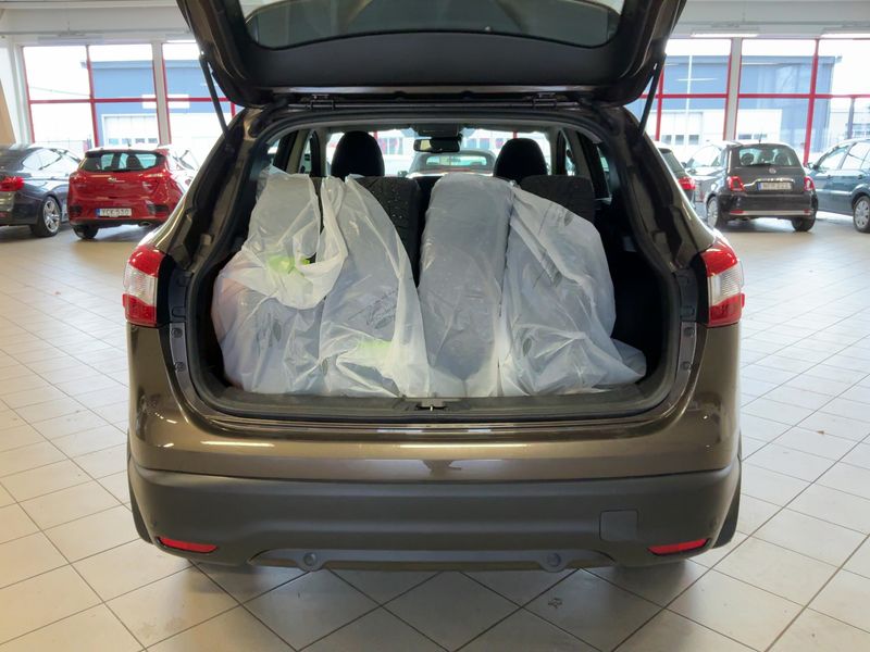 Nissan Qashqai 1.6 dCi Acenta 2016 – снимка 16