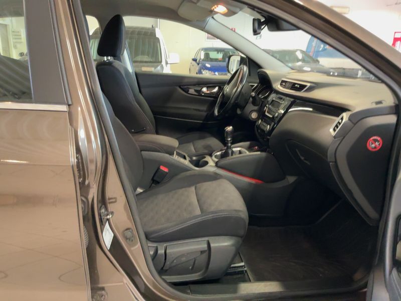 Nissan Qashqai 1.6 dCi Acenta 2016 – снимка 17
