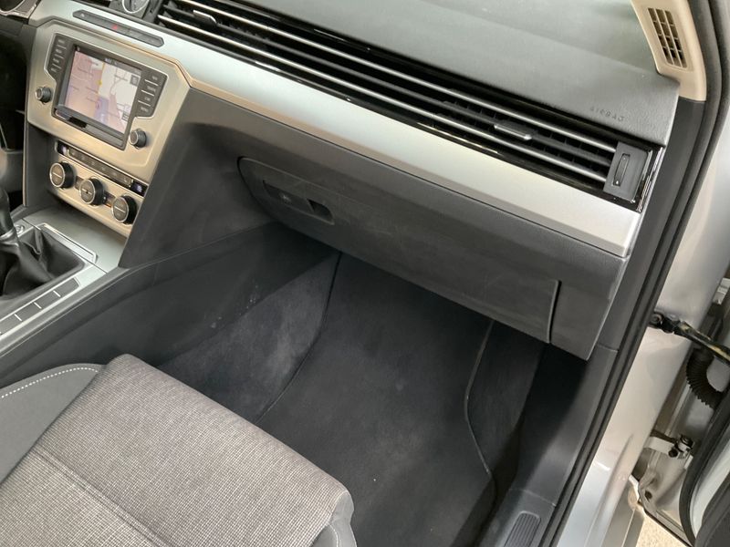 Volkswagen Passat 2.0 TDI 2016 – снимка 39