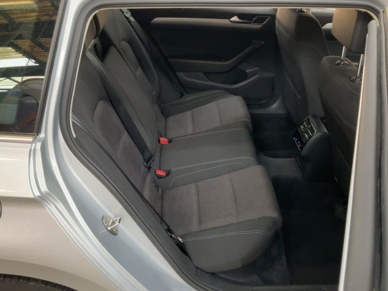 Volkswagen Passat 2.0 TDI 2016 – снимка 14
