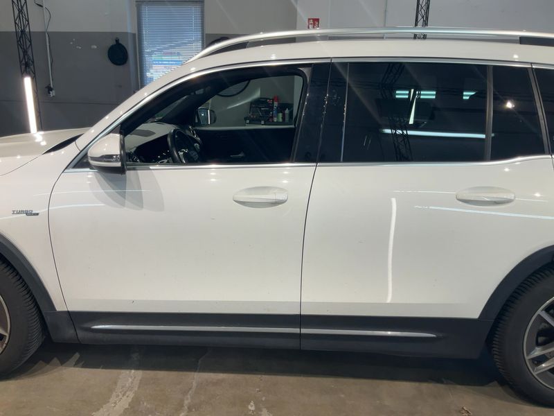 Mercedes-Benz GLB-Klasse GLB 35 AMG Mild-Hybrid 4Matic 2021 – снимка 4