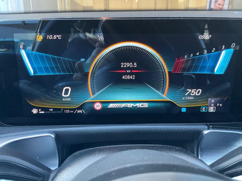 Mercedes-Benz GLB-Klasse GLB 35 AMG Mild-Hybrid 4Matic 2021 – снимка 19