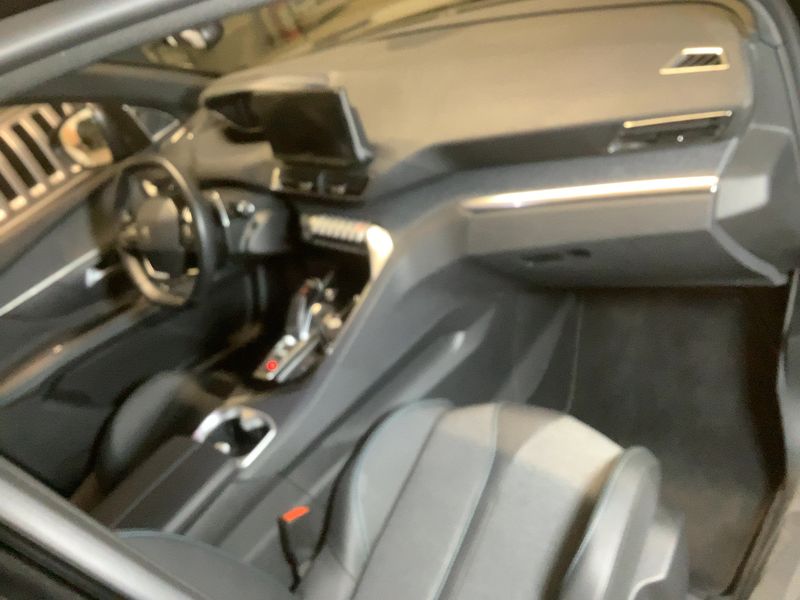 Peugeot 3008 1.2 PureTech Allure Pack 2023 – снимка 17