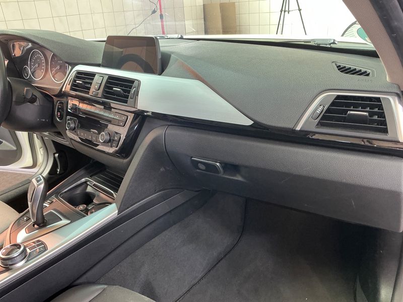 BMW 3er 320i Advantage 2018 – снимка 27