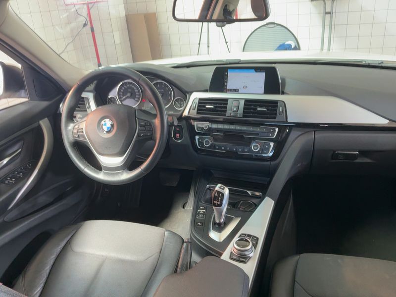 BMW 3er 320i Advantage 2018 – снимка 18
