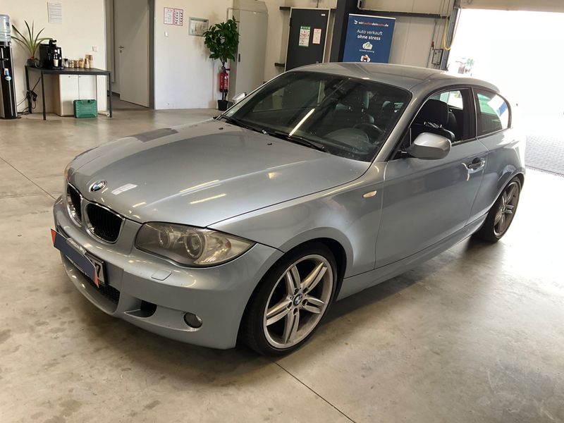 BMW 1er 118i 2012 – снимка 1