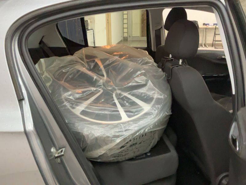Opel Corsa 1.4 Color Edition 2018 – снимка 20
